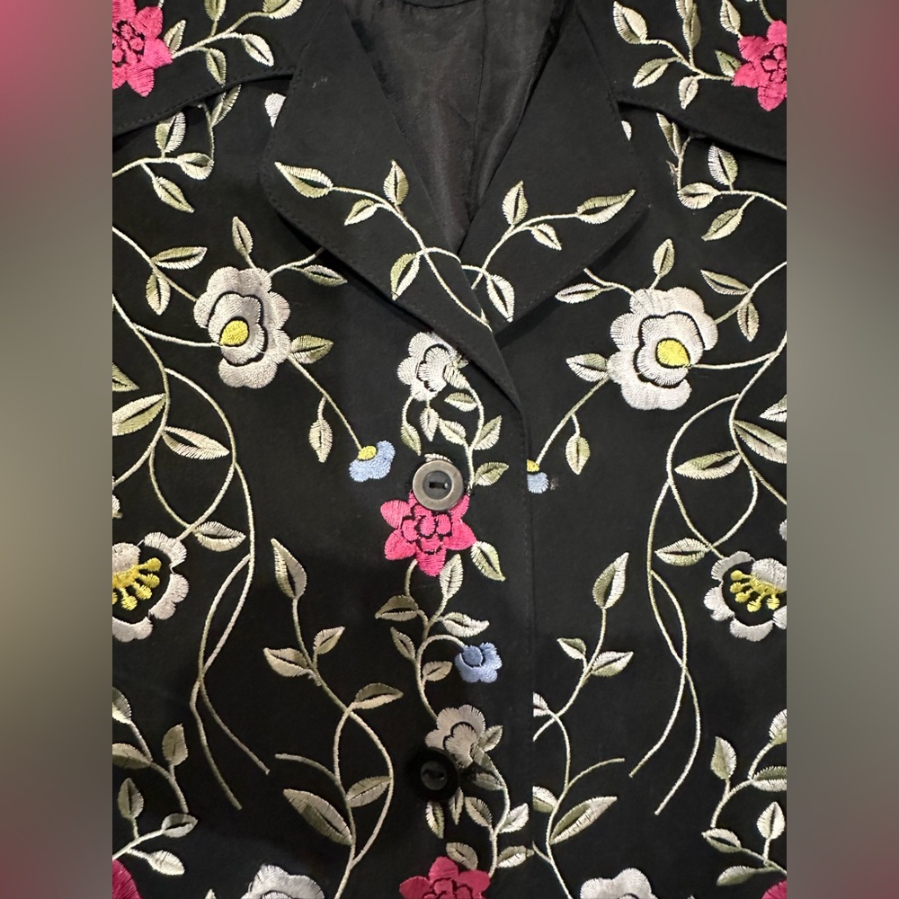 Sophie Chang Studio 100% Silk Floral Embroidered Black Coat Size XL - Picture 3 of 4